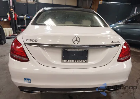 2015 Mercedes-Benz C 300 4Matic/Luxury 4Matic/Sport 4Matic из США, поврежденный, VIN 55SWF4KB1FU012004